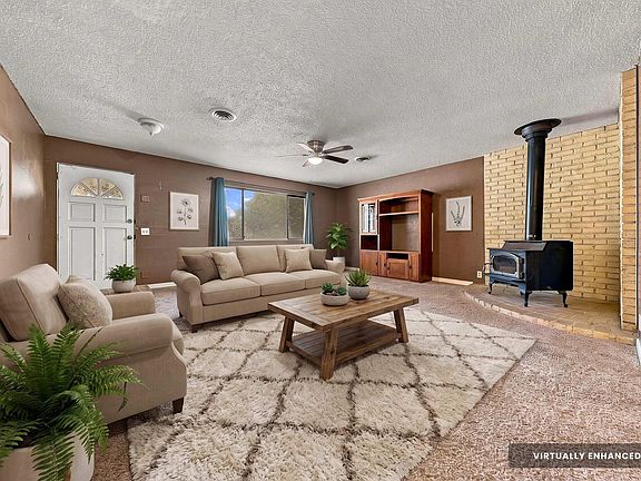 5th image of 222 Mariposa Ave