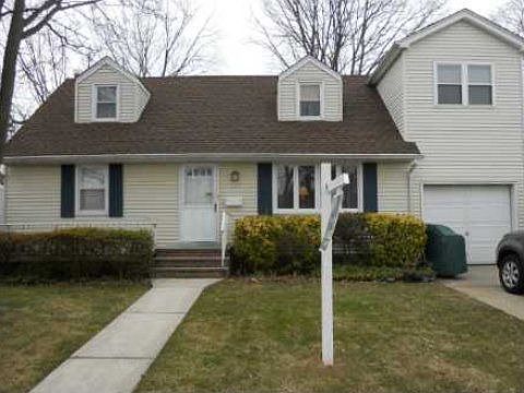 2nd image of 131 E Zoranne Dr