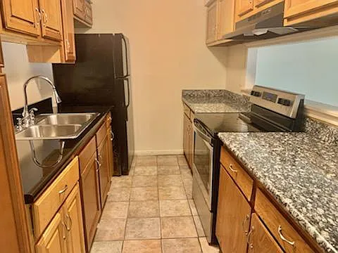 717 Vouray Dr — Photo 3