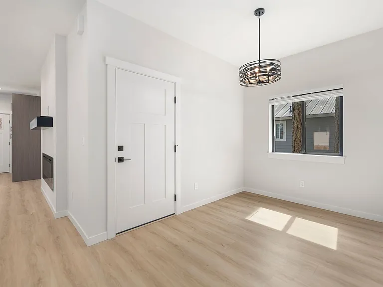 18545 Woodside Dr SE — Photo 7