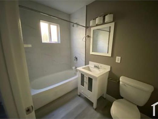 3rd image of 320 S 11th St APT 2