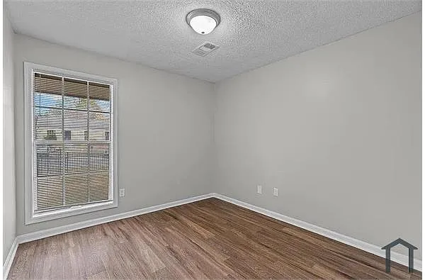 Building Photo - 493 Deerskin Dr