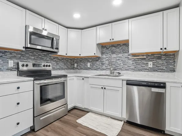 1204 Dutilh Rd APT 1, Cranberry Twp, PA 16066