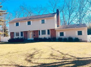 22 University Dr, East Setauket, NY 11733