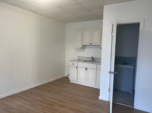 6029 Hudson Avenue image 7 of 9