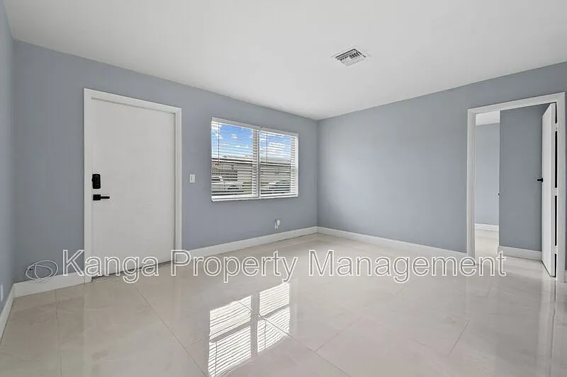 2 bed, 1.0 bath, 624 sqft, $1,950 — Photo 3
