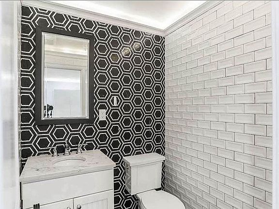 5th image of 43 Columbia Pl #1F