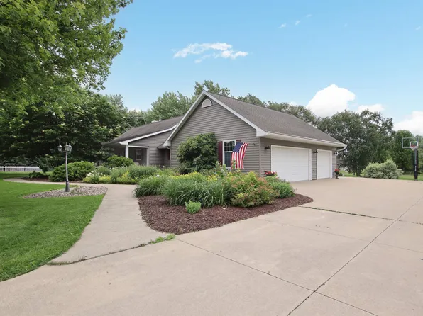 1753 Baron Ln, Oshkosh, WI 54904