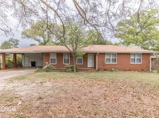 102 Skyway Dr, Warner Robins, GA 31088