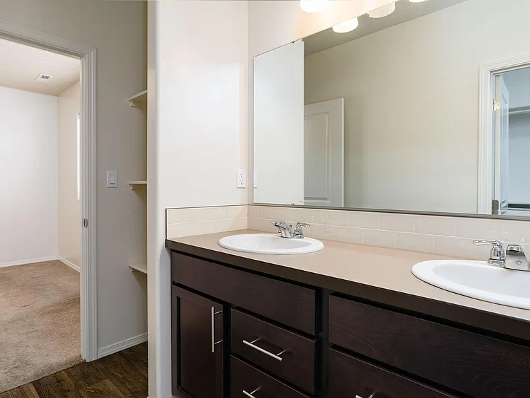 7516 W Corona Dr — Photo 9