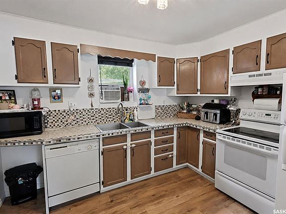 4th image of 748 5th STREET E