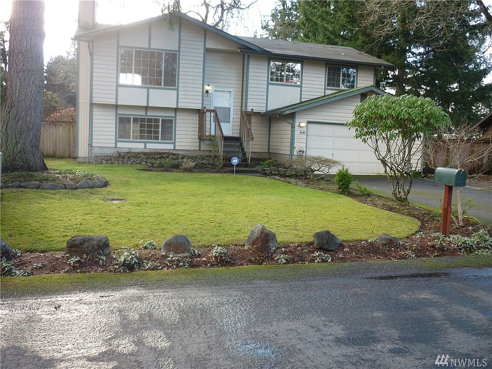 1st image of 902 185th St Ct E Cir