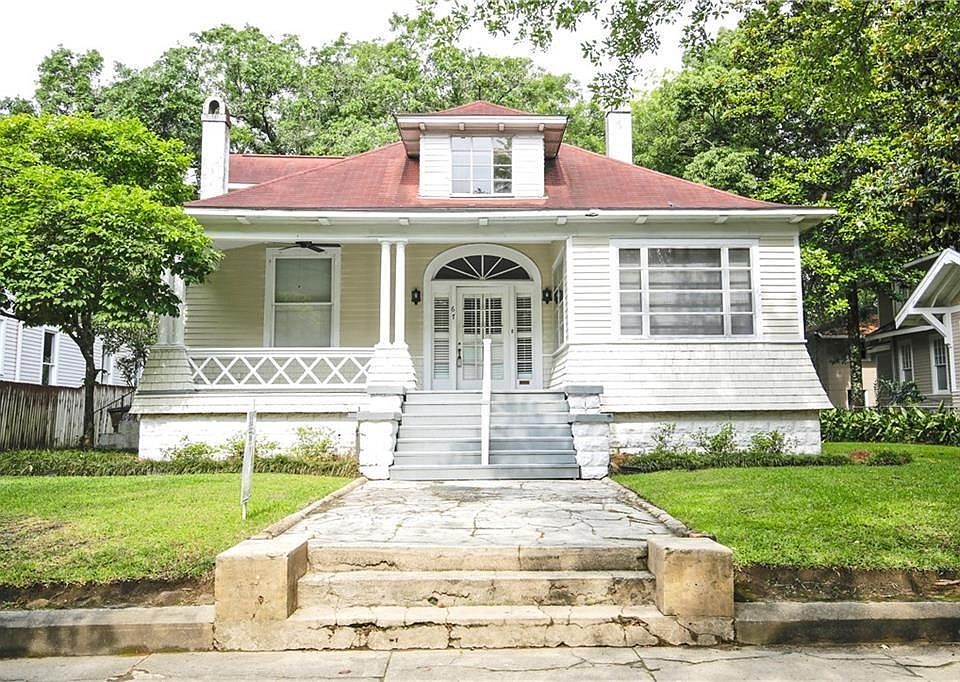 2nd image of 67 N Monterey St