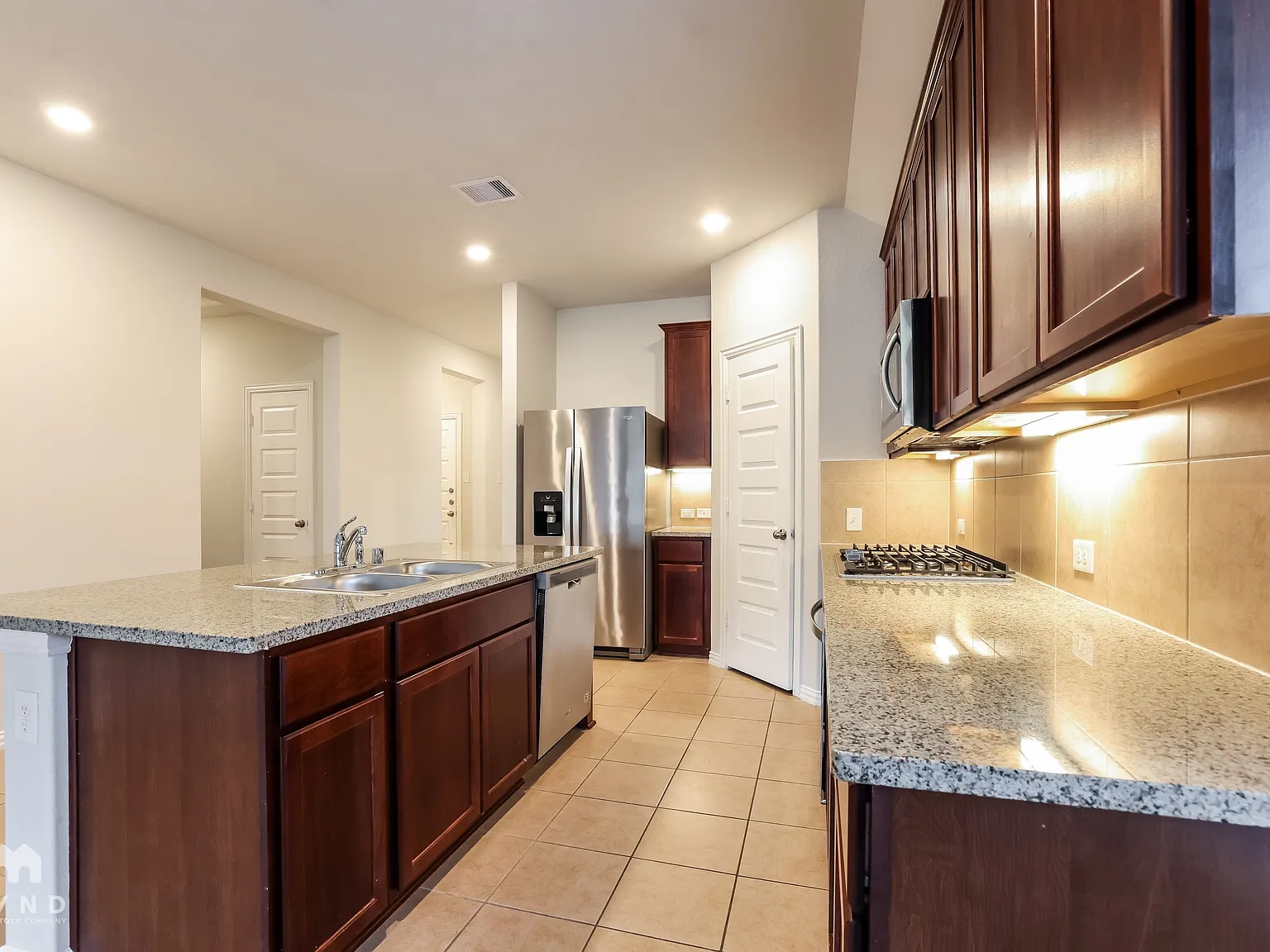 3 bed, 2.0 bath, 1518 sqft, $1,874 — Photo 4