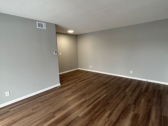 5th image of 8441 Robinson St #2B-2Ba-1300Sqft
