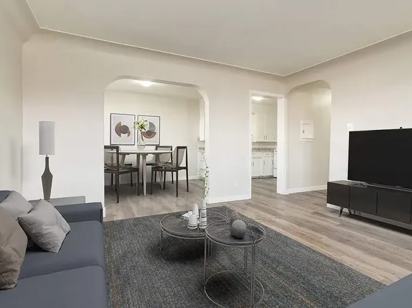 12607 118th Ave NW #8, Edmonton, AB T5L 2K7