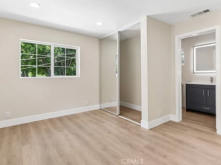 21233 Lopez St — Photo 7