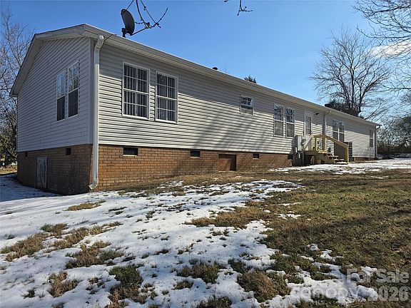 3rd image of 285 Skyuka Rd