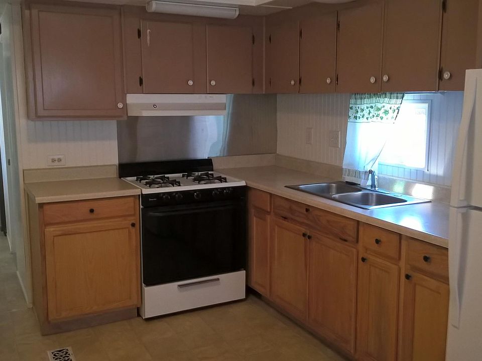 2nd image of 7735 Mission Gorge Rd Space 31