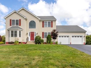 18 Willow Creek Dr, Attleboro, MA 02703