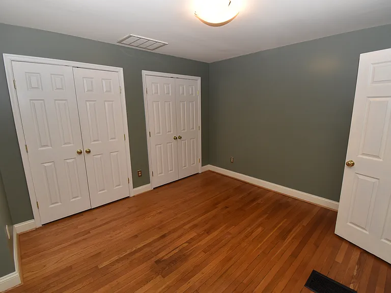 2901 Meadow View Rd — Photo 17