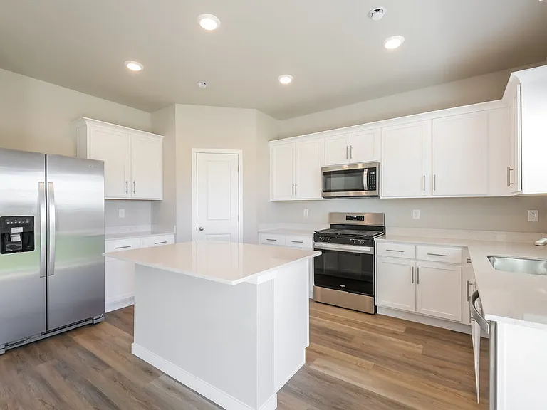 2130 Christina St — Photo 9
