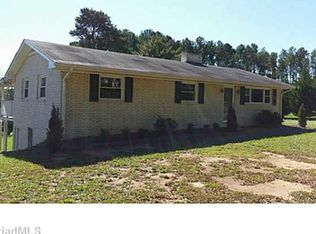 1026 Cherry Ln, Walnut Cove, NC 27052