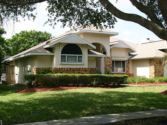 3rd image of 104 Windward Way