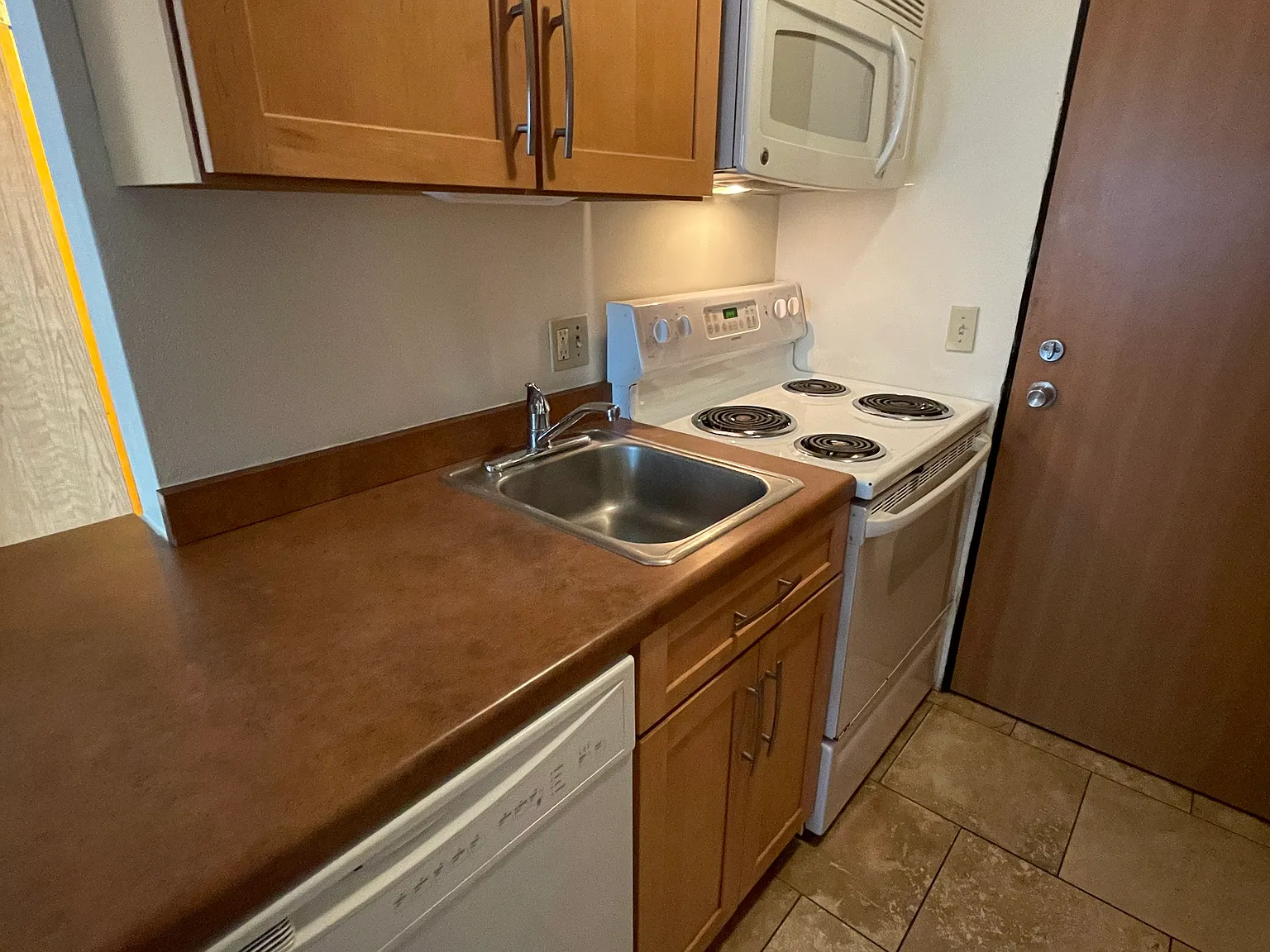 Studio, 350 sqft, $1,195 — Photo 3