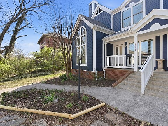 3rd image of 936 Russell St
