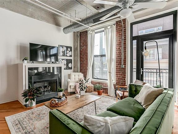 2nd image of 2029 Grand Ave Unit 312