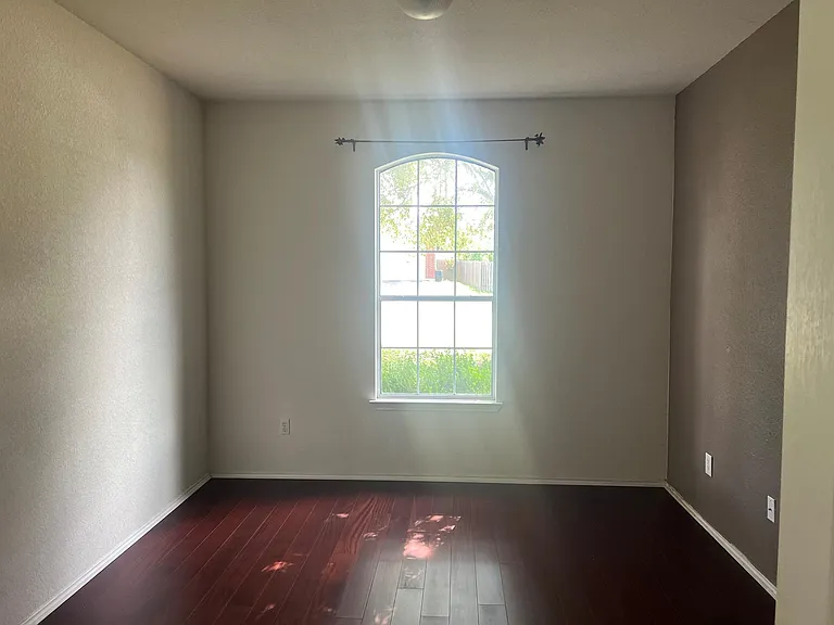 1318 Willow Bluff Dr — Photo 9