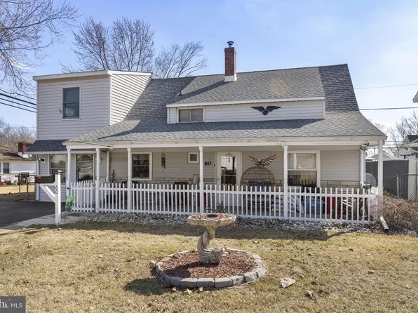60 Inland Rd, Levittown, PA 19057