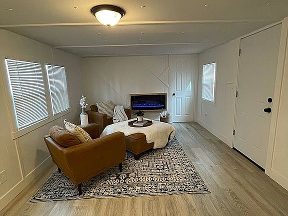 3rd image of 300 E 42nd St