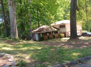 2422 Crestknoll Cir, Decatur, GA 30032