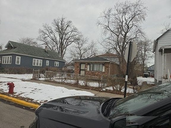 3rd image of 62 W 103rd Pl