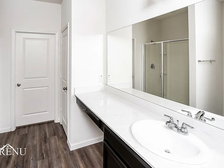 692 Wellington Dr — Photo 30