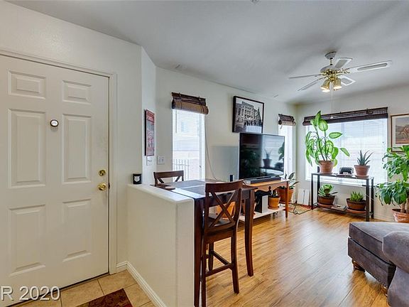3rd image of 35 Belle Soleil Ave