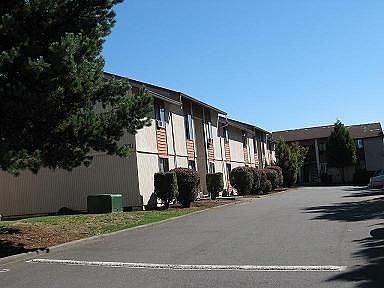 2nd image of 5704 NE 34th St APT 1