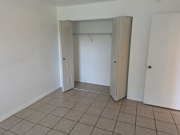 5th image of 3600 SW 23rd St APT 8