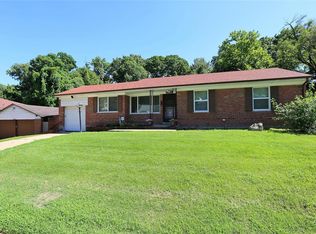6920 Winchester Dr, Saint Louis, MO