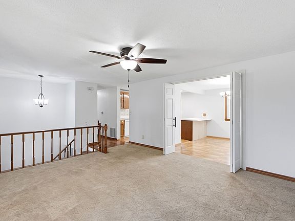 5th image of 2336 Spring Valley Rd