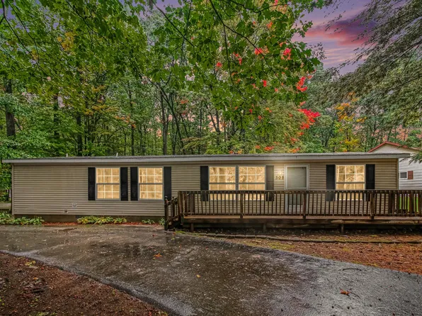 308 Silverhill Dr, Houghton Lake, MI 48629