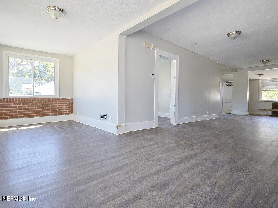19th image of 9604 WOODLAND Avenue