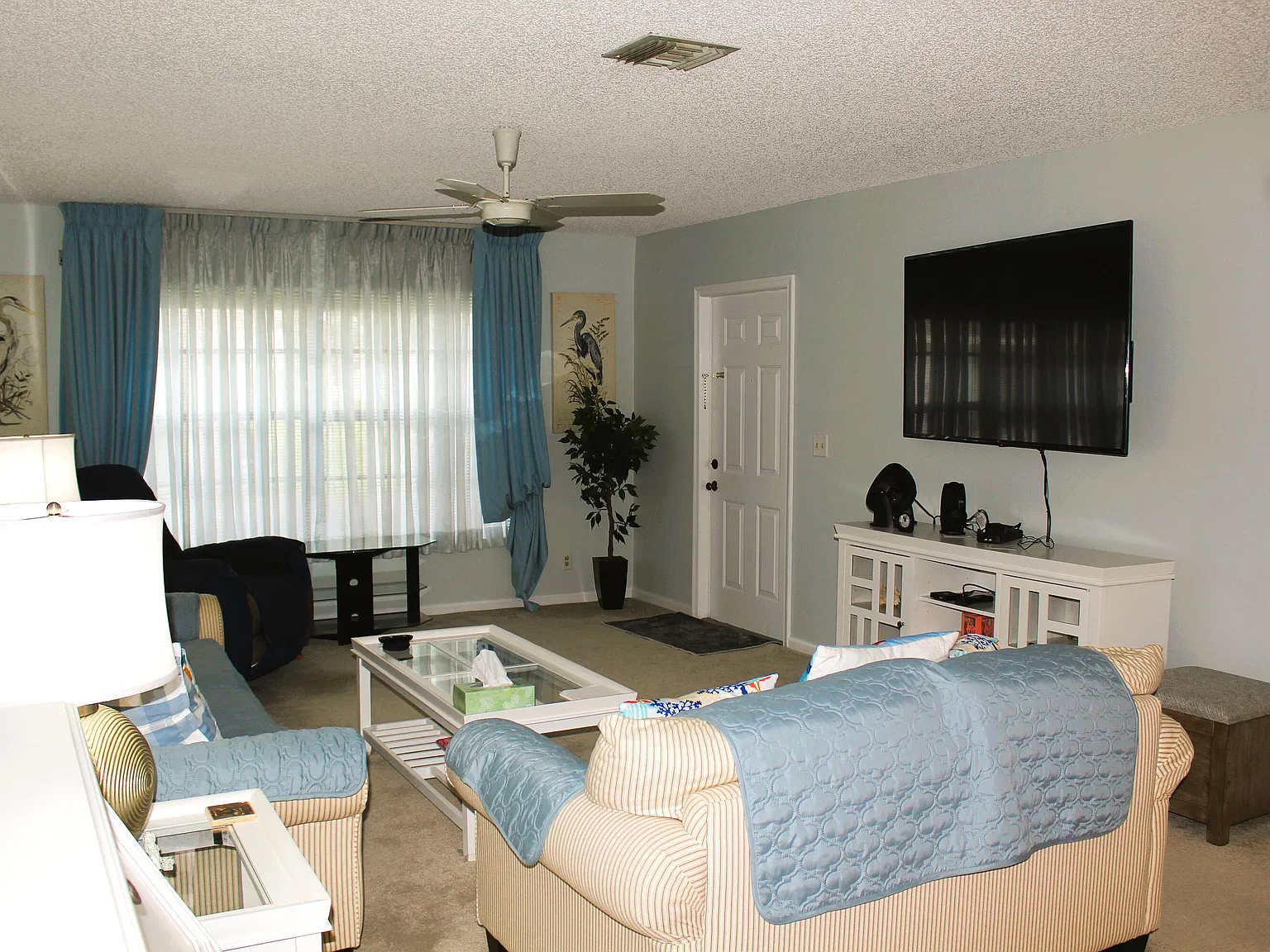 2 bed, 2.0 bath, 1404 sqft, $3,000 — Photo 4