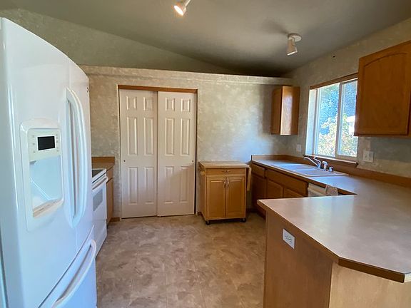 3rd image of 8707 Queensbury Dr