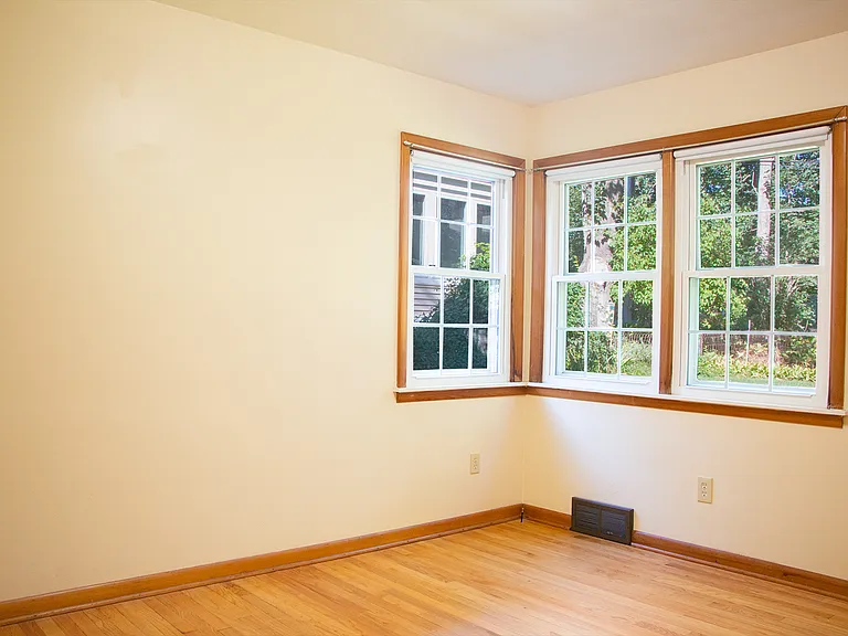 216 N Church St — Photo 15