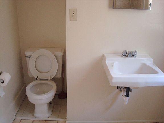 3rd image of 310 E Merry Ave #Mh01