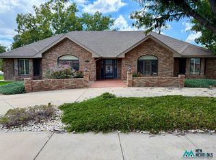 902 Escalante Rd, Roswell, NM 88201