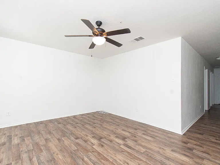 9007 Sandyford Ct — Photo 25